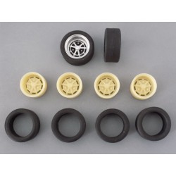 Jeu de 4 Roues  Renault 12  avec Déports et Pneus Slicks 1/18ème